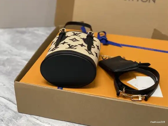 VUITTON LOUIS BUCKET NANO 0417